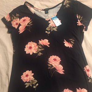 NWT. Brand new navy blue floral T-shirt